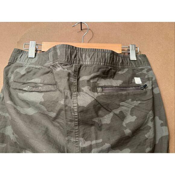 Vuori Camo Joggers - Picture 8 of 8
